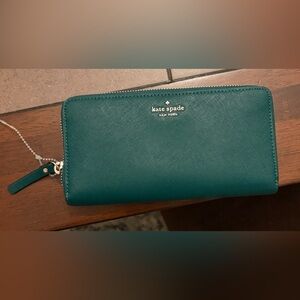 Kate Spade ♠️ Dark Green Zip Wallet